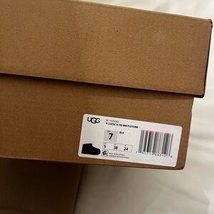 UGG Classic Ultra Mini Platform in Black